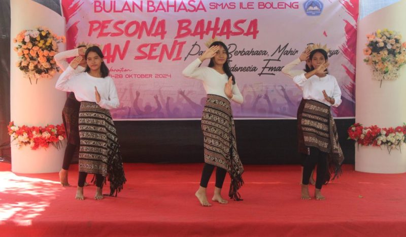 Bulan Bahasa SMA Swasta Ile Boleng